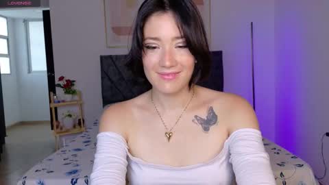 Snapshot of eliiih_ chatting on 10/13/25, 09:59 eliiih_ online show from 10/13/25, 09:59