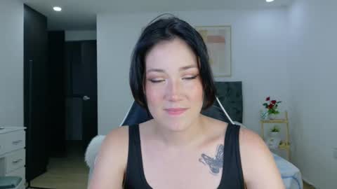 Snapshot of eliiih_ chatting on 11/18/25, 02:28 eliiih_ online show from 11/18/25, 02:28