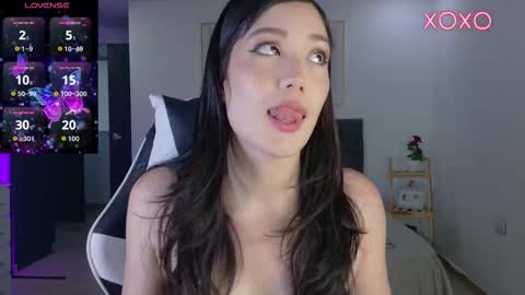 Snapshot of eliiih_ chatting on 11/28/25, 10:23 eliiih_ online show from 11/28/25, 10:23