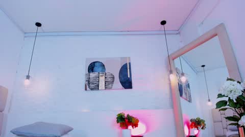 E L I I Z A B E T H   online show from 12/11/24, 07:53