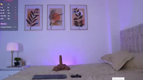 E L I I Z A B E T H   online show from 11/30/25, 09:19