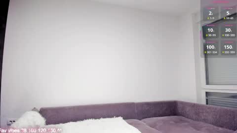 Hey Im Elizzi. Lets have fun and enjoy together  online show from 04/28/26, 09:31