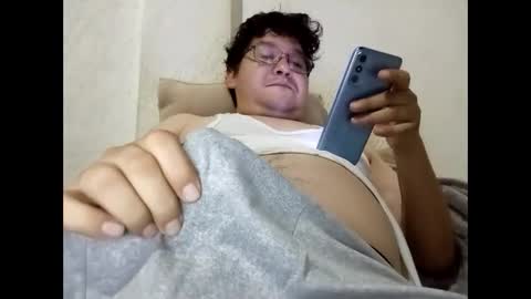 Snapshot of elimposstor chatting on 10/08/25, 02:36 elimposstor online show from 10/08/25, 02:36