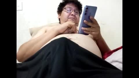 Snapshot of elimposstor chatting on 10/19/25, 08:09 elimposstor online show from 10/19/25, 08:09