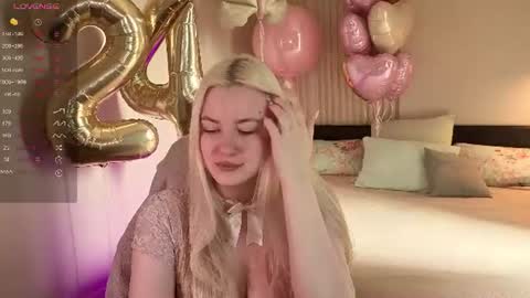 Elina online show from 06/18/26, 04:24