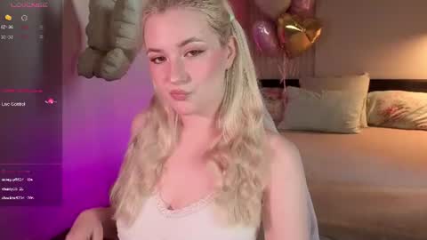 Elina online show from 06/27/26, 12:22