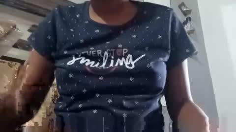 Snapshot of elina_roy03 chatting on 10/10/25, 03:16 elina_roy03 online show from 10/10/25, 03:16