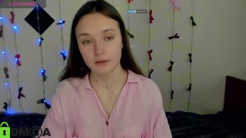 elina_x online show from 06/04/26, 01:50