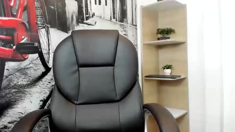 Snapshot of elinaax chatting on 11/08/25, 01:06 Elina online show from 11/08/25, 01:06