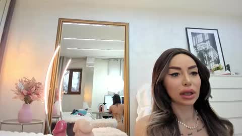 Snapshot of elinamoon_ chatting on 02/15/26, 07:51 Elina online show from 02/15/26, 07:51