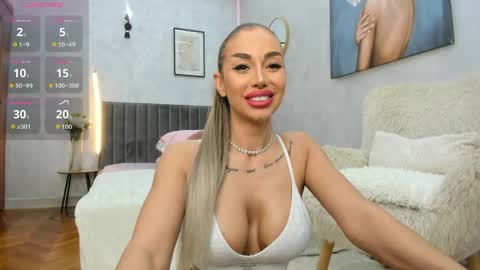 Snapshot of elinamoon_ chatting on 04/05/26, 06:10 Elina online show from 04/05/26, 06:10