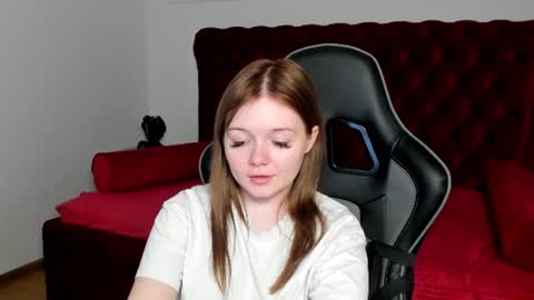 Snapshot of elinavale chatting on 06/10/26, 05:34 elinavale online show from 06/10/26, 05:34