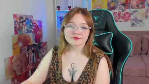Snapshot of elinavale chatting on 06/11/26, 05:44 elinavale online show from 06/11/26, 05:44