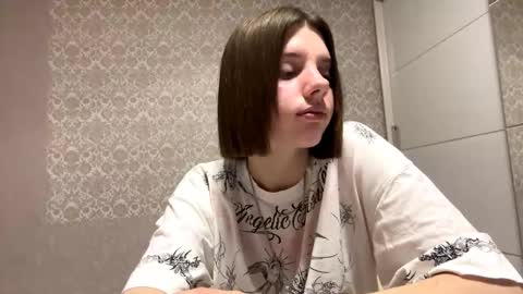 Snapshot of elinhelser chatting on 10/18/25, 10:10 Elisa online show from 10/18/25, 10:10