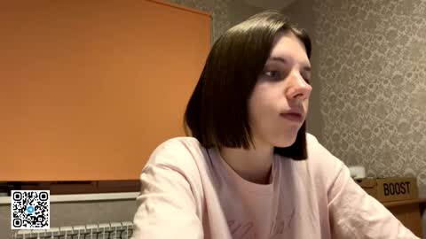 Snapshot of elinhelser chatting on 10/27/25, 07:07 Elisa online show from 10/27/25, 07:07