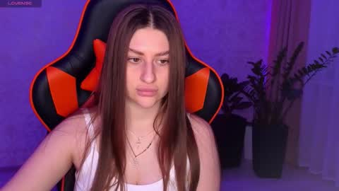 Elina online show from 10/20/25, 08:09