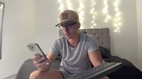 elio_dicaprio online show from 11/26/25, 03:07