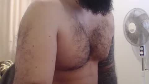 Snapshot of elis1992 chatting on 12/17/24, 10:44 elis online show from 12/17/24, 10:44