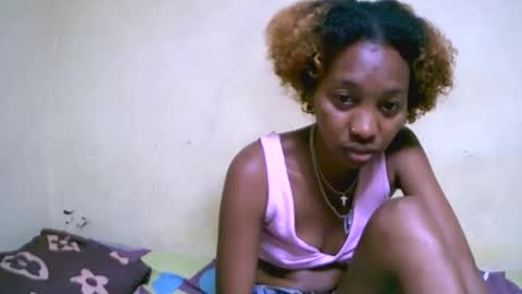 Snapshot of elisa689549 chatting on 10/20/25, 08:31 elisa689549 online show from 10/20/25, 08:31
