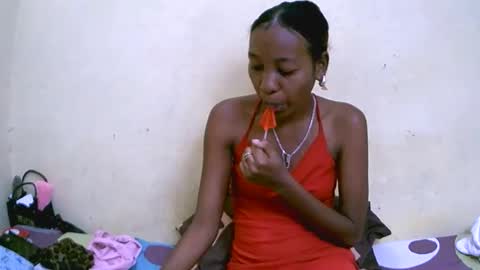 Snapshot of elisa689549 chatting on 10/25/25, 08:33 elisa689549 online show from 10/25/25, 08:33
