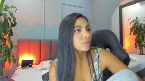 Snapshot of elisa_castrillon chatting on 11/27/25, 10:34 Elisa online show from 11/27/25, 10:34