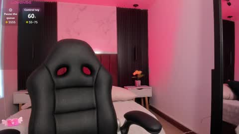 Snapshot of elisa_collins chatting on 09/18/25, 09:17 ELISSA online show from 09/18/25, 09:17