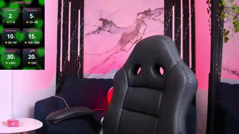 Snapshot of elisa_collins chatting on 11/05/25, 09:15 ELISSA online show from 11/05/25, 09:15