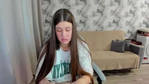 Aletta Oushen online show from 10/08/25, 11:41