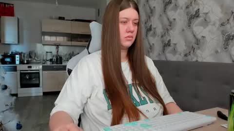 Aletta Oushen online show from 12/14/25, 07:14