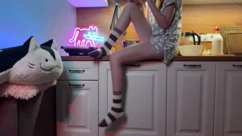 Snapshot of elisa_north chatting on 09/19/25, 04:07 Elisa North online show from 09/19/25, 04:07