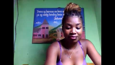 elisabeth2525 online show from 02/10/25, 11:45