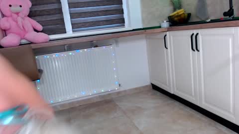 Snapshot of elisabeth_jason chatting on 10/28/25, 08:40 elisabeth_jason online show from 10/28/25, 08:40