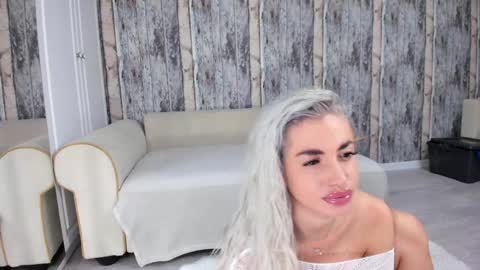 Snapshot of elisabeth_jason chatting on 11/06/25, 04:35 elisabeth_jason online show from 11/06/25, 04:35