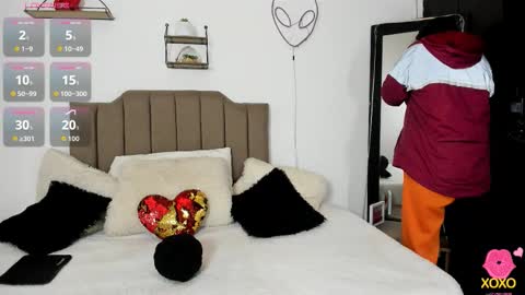 Elizabeth  online show from 09/30/25, 12:10