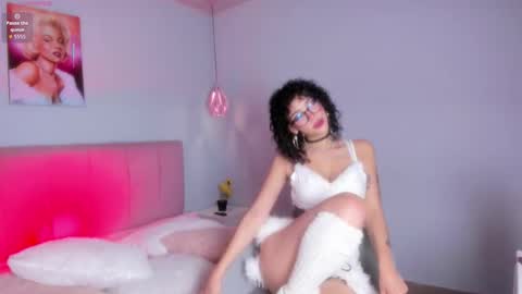 elisabethflores online show from 09/13/25, 12:38