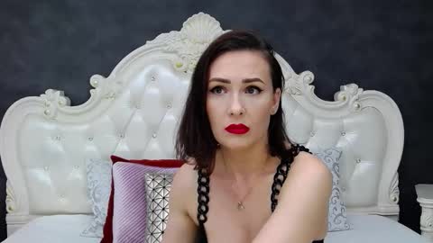 Snapshot of elisabethswan chatting on 11/20/25, 08:25 Krissy online show from 11/20/25, 08:25