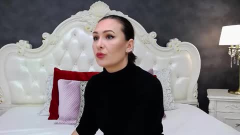 Snapshot of elisabethswan chatting on 12/05/25, 08:45 Krissy online show from 12/05/25, 08:45