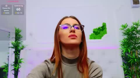 Snapshot of elisacharm chatting on 11/18/25, 03:45 ElisaCharm online show from 11/18/25, 03:45