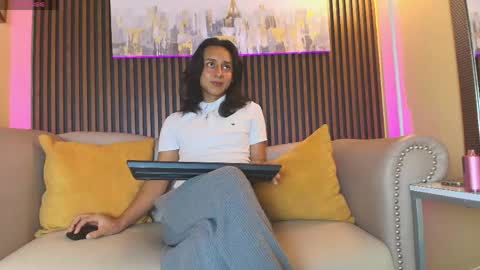 Snapshot of elisasue chatting on 05/22/26, 03:24 Elisa Sue online show from 05/22/26, 03:24