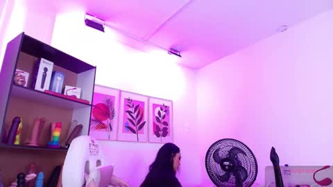 Snapshot of elisce_cloudd chatting on 11/15/25, 12:02 Elisce cloud online show from 11/15/25, 12:02