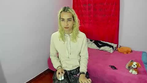 Snapshot of elisdarling chatting on 01/13/26, 05:18 elisdarling online show from 01/13/26, 05:18