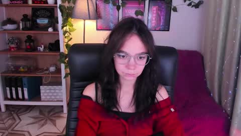 Snapshot of elise_noir chatting on 10/06/25, 04:15 Elise online show from 10/06/25, 04:15