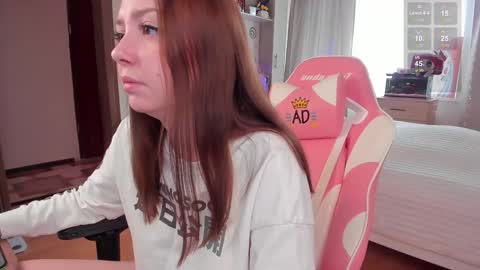 Elise    online show from 01/30/25, 10:40
