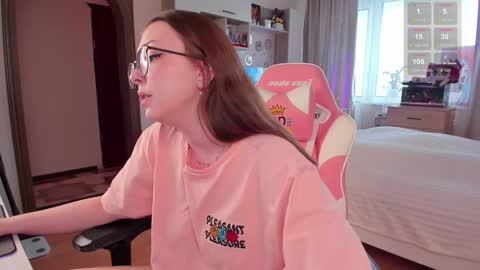 Elise    online show from 02/03/25, 10:14