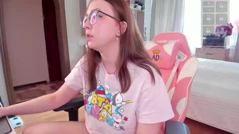 Elise    online show from 02/20/25, 10:16
