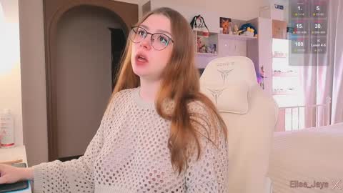 Elise    online show from 10/05/25, 12:25