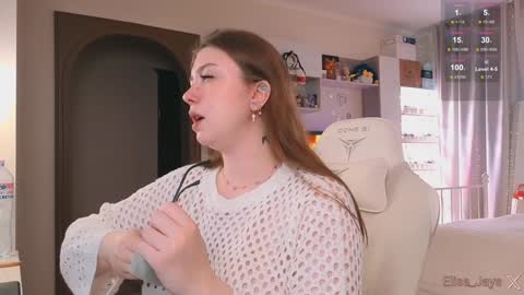 Elise    online show from 10/06/25, 12:13