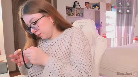 Elise    online show from 10/13/25, 01:00