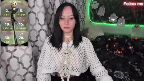 EliseRoyalty online show from 10/23/25, 12:04