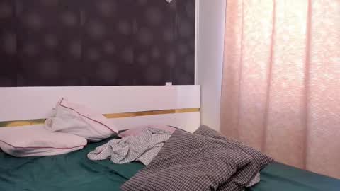 Elly online show from 09/23/25, 10:07